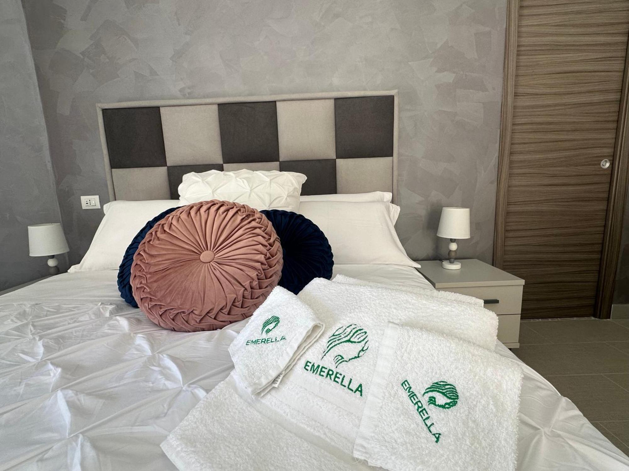 Emerella Luxury Suites-Siderno Lungomare Екстериор снимка